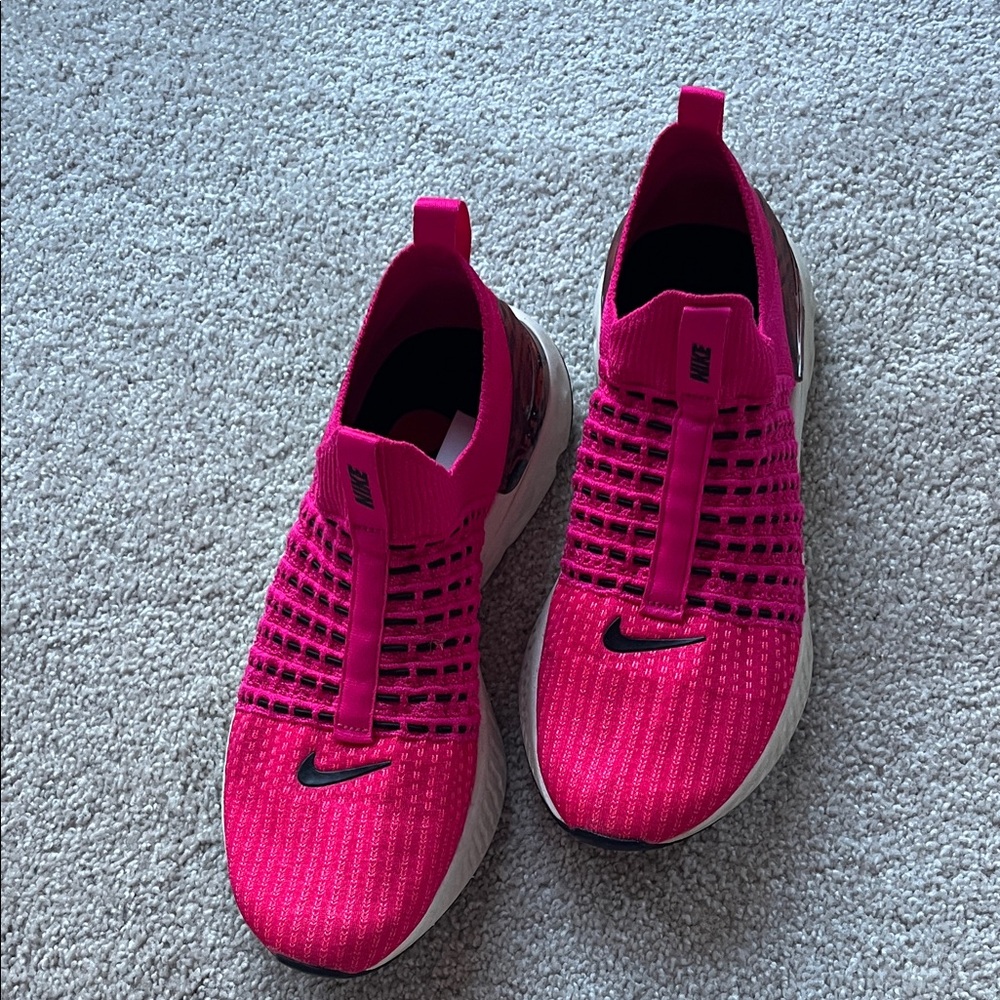 Nike Phantom Women's Vibrant Pink Mesh Sneakers
